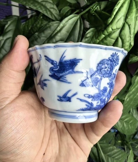 古玩陶瓷百鳥朝鳳青花杯真品鑒賞圖