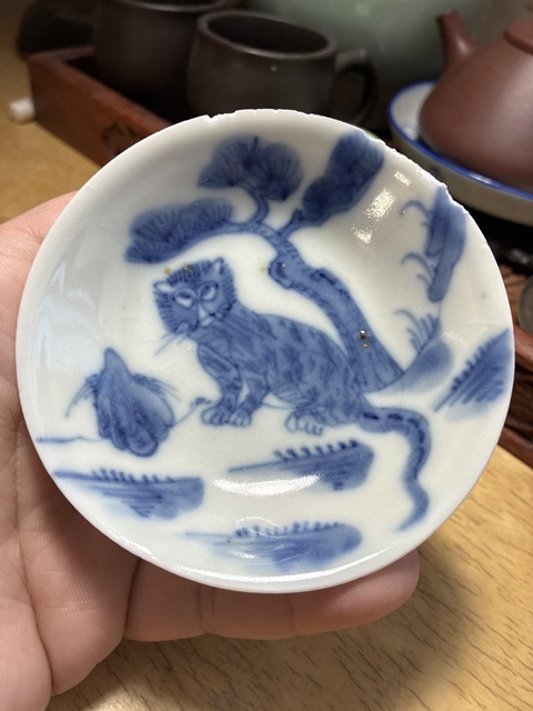 古玩陶瓷青花貓紋盤真品鑒賞圖