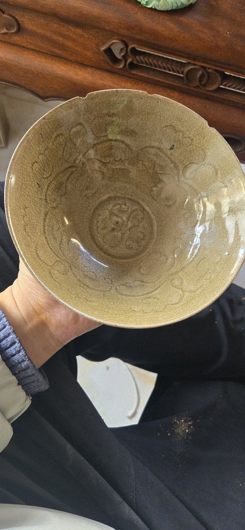 古玩陶瓷龍泉刻花碗真品鑒賞圖