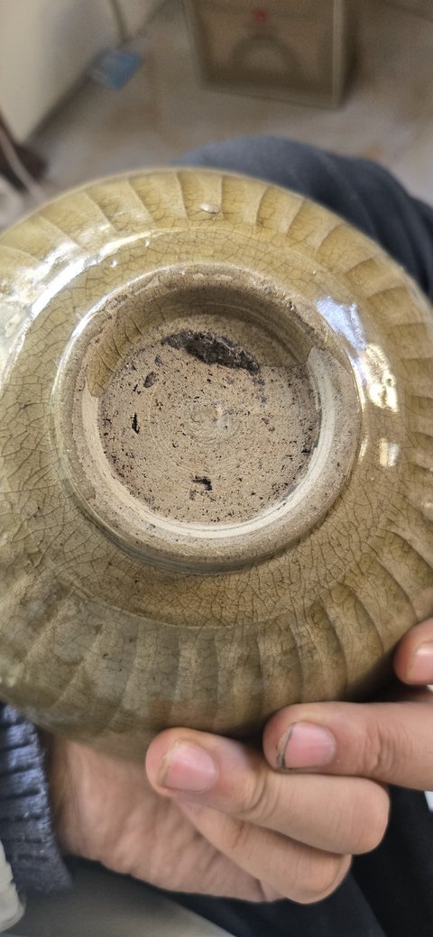 古玩陶瓷龍泉刻花碗真品鑒賞圖