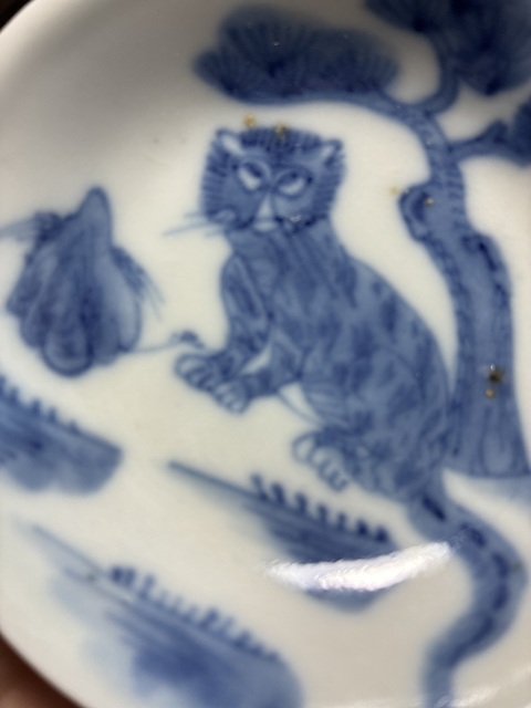 古玩陶瓷青花貓紋盤真品鑒賞圖