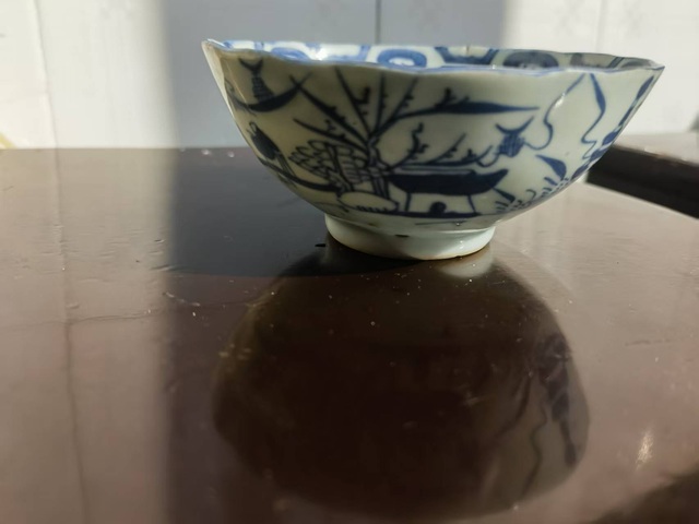 古玩陶瓷青花山水紋茶圓真品鑒賞圖