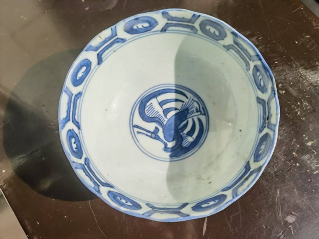 古玩陶瓷青花山水紋茶圓真品鑒賞圖