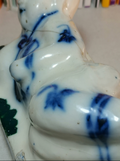 古玩陶瓷釉下彩人物造型瓷枕真品鑒賞圖