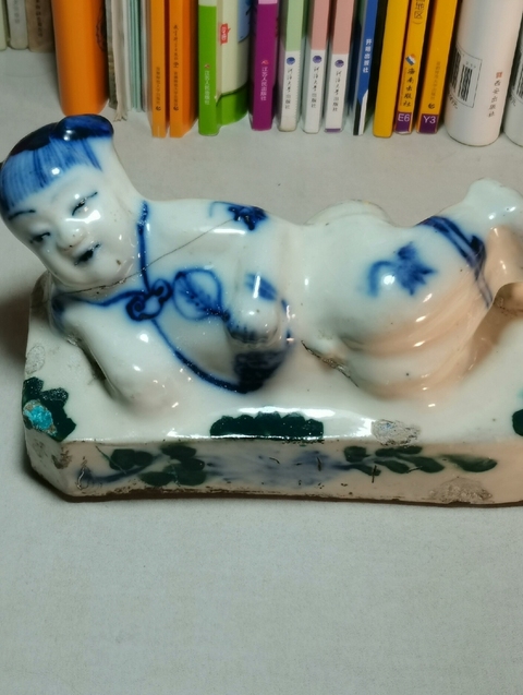 古玩陶瓷釉下彩人物造型瓷枕真品鑒賞圖