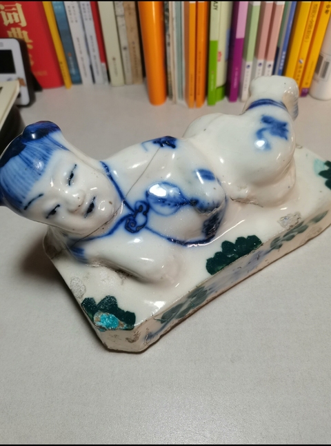 古玩陶瓷釉下彩人物造型瓷枕真品鑒賞圖
