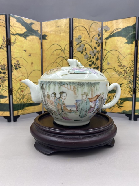 古玩陶瓷清晚期 粉彩西廂記人物故事紋參壺拍賣，當前價格4500元