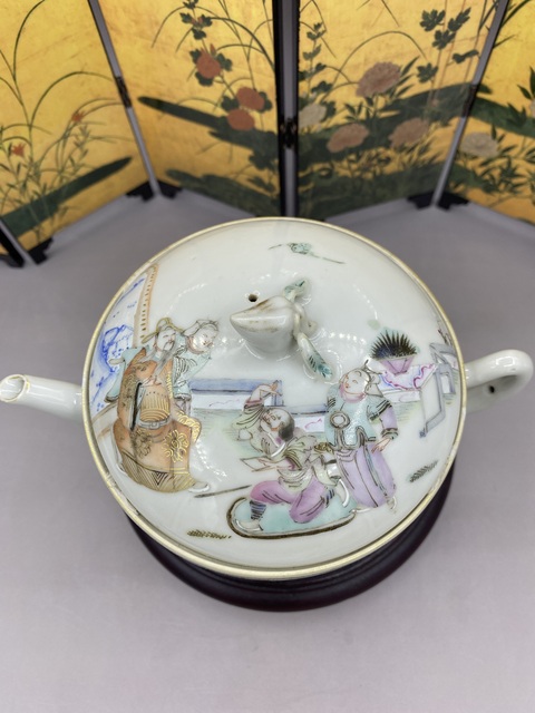 古玩陶瓷清晚期 粉彩西廂記人物故事紋參壺拍賣，當前價格4500元