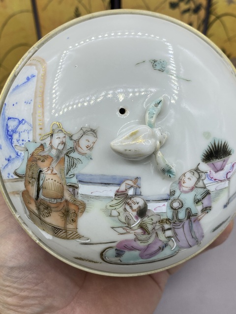 古玩陶瓷清晚期 粉彩西廂記人物故事紋參壺拍賣，當前價格4500元