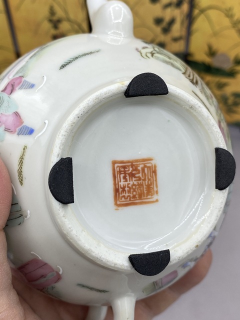 古玩陶瓷清晚期 粉彩西廂記人物故事紋參壺拍賣，當前價格4500元