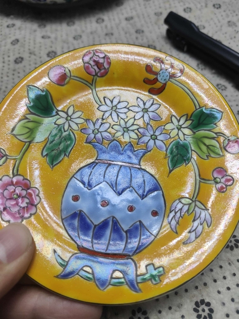古玩陶瓷五六七時期細路粉彩花卉賞盤拍賣，當前價格98元