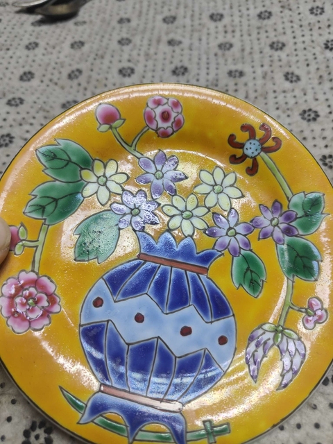 古玩陶瓷五六七時期細路粉彩花卉賞盤拍賣，當前價格98元