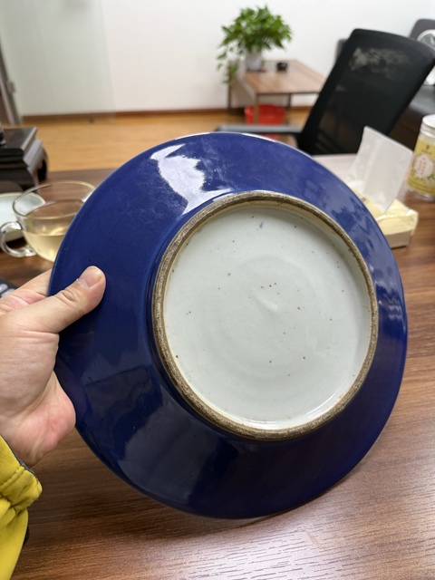 古玩陶瓷祭藍釉盤真品鑒賞圖
