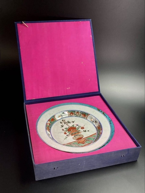 古玩陶瓷康熙五彩暗刻花盤真品鑒賞圖