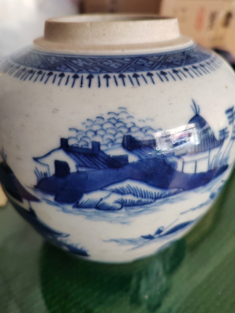 古玩陶瓷樓臺亭閣山水紋青花罐真品鑒賞圖