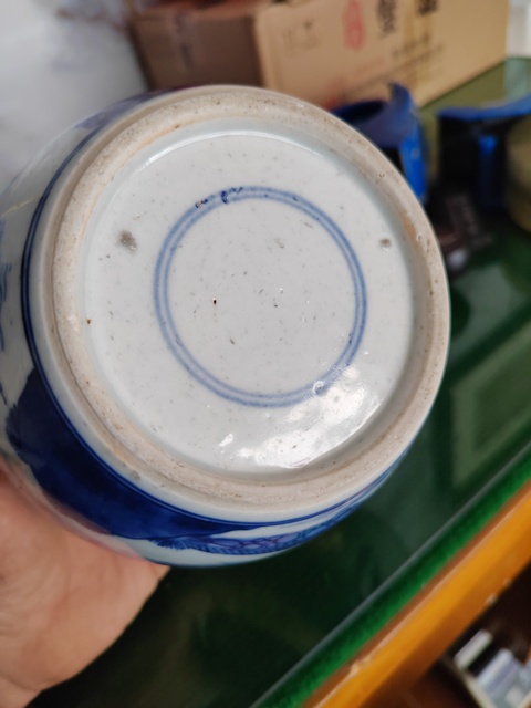 古玩陶瓷樓臺亭閣山水紋青花罐真品鑒賞圖