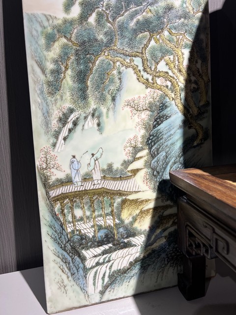 古玩陶瓷人物山水紋瓷板畫真品鑒賞圖