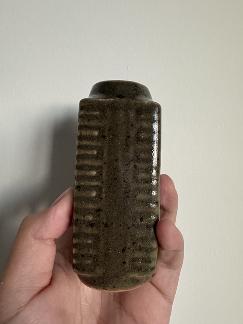 古玩陶瓷茶葉末釉琮式瓶真品鑒賞圖