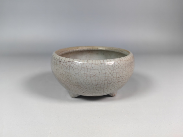 古玩陶瓷清雍乾鱔魚血哥釉三足香爐真品鑒賞圖