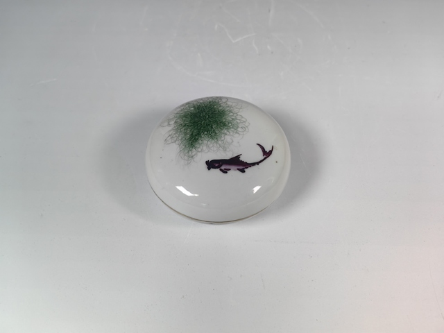 古玩陶瓷民國粉彩魚藻紋印泥盒真品鑒賞圖