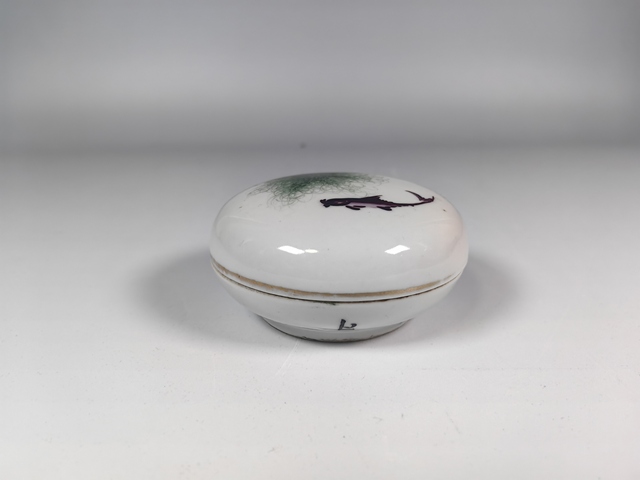 古玩陶瓷民國粉彩魚藻紋印泥盒真品鑒賞圖