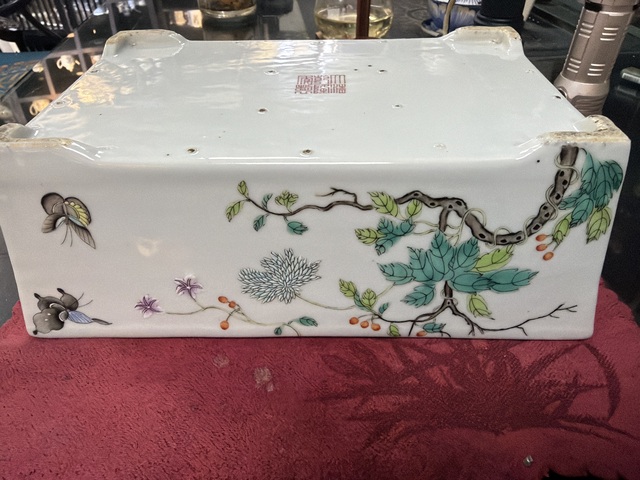 古玩陶瓷花蝶紋粉彩水仙盆真品鑒賞圖