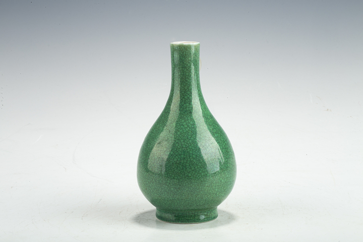 古玩陶瓷清末民初·綠哥釉膽瓶真品鑒賞圖