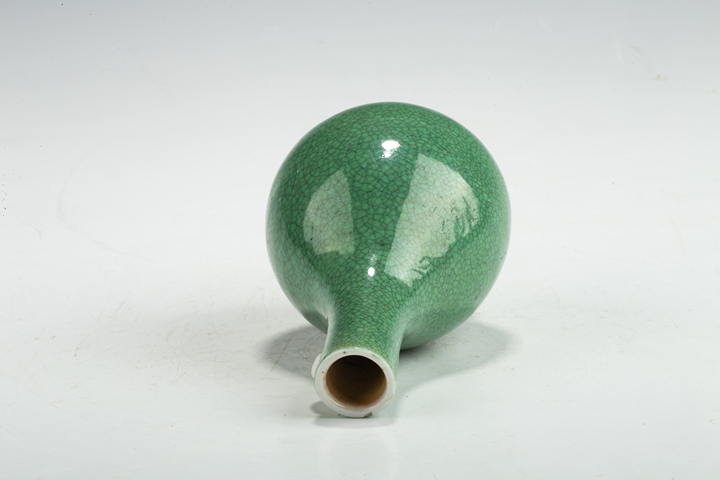 古玩陶瓷清末民初·綠哥釉膽瓶真品鑒賞圖