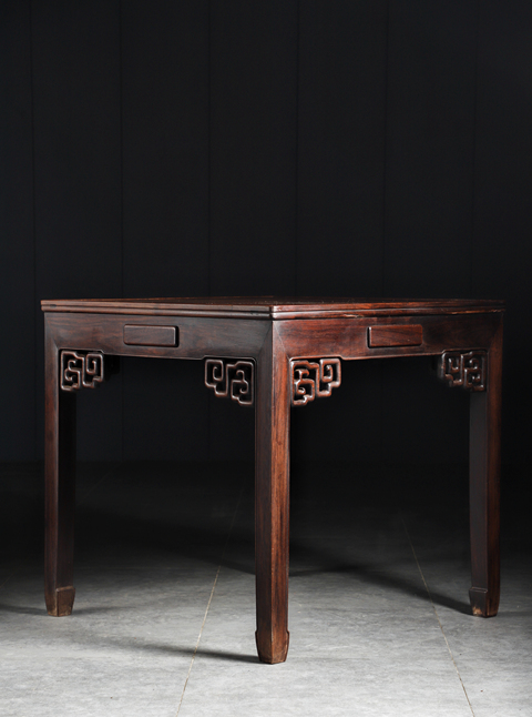 古玩雜項紅木方桌真品鑒賞圖