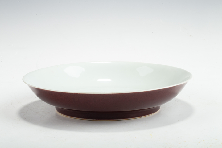 古玩陶瓷清乾隆·霽紅釉盤（官）真品鑒賞圖