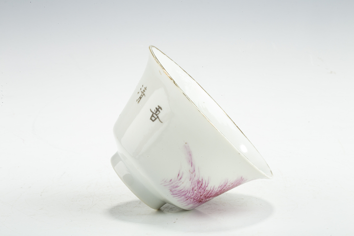 古玩陶瓷民國·胭脂紅山水紋三才蓋碗真品鑒賞圖