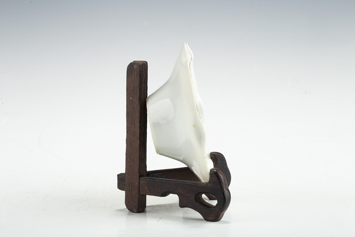 古玩陶瓷民國·胭脂紅山水紋三才蓋碗真品鑒賞圖