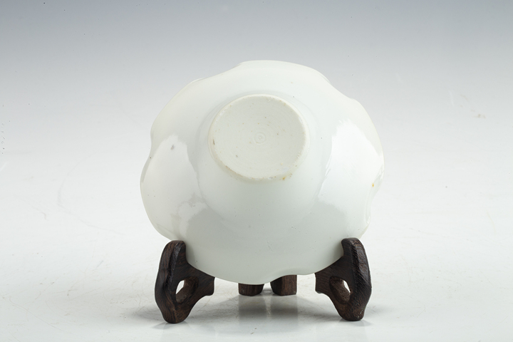 古玩陶瓷民國·胭脂紅山水紋三才蓋碗真品鑒賞圖