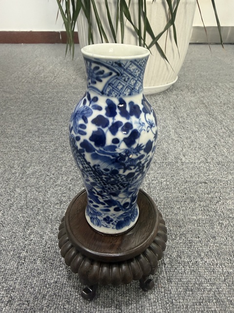 古玩陶瓷花間龍紋青花瓶拍賣，當前價格3180元