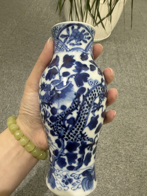 古玩陶瓷花間龍紋青花瓶拍賣，當前價格3180元