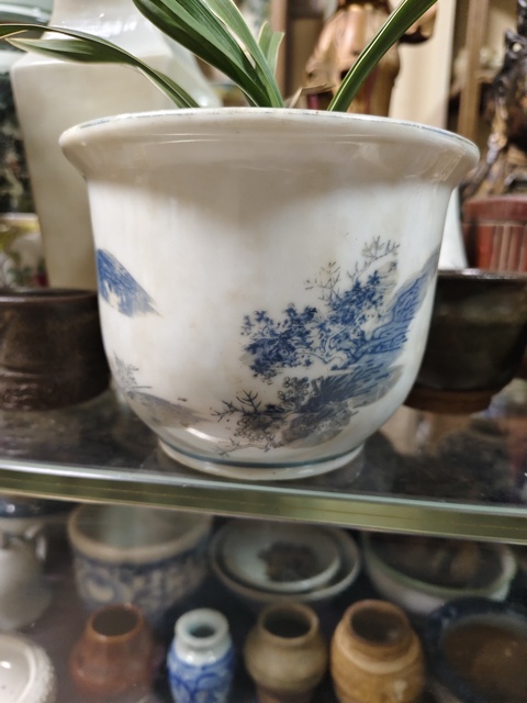 古玩陶瓷山水紋花盆真品鑒賞圖