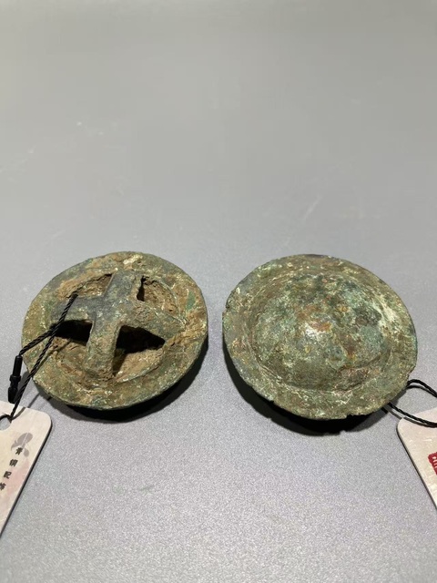 古玩銅器漢代·盔甲片一對真品鑒賞圖