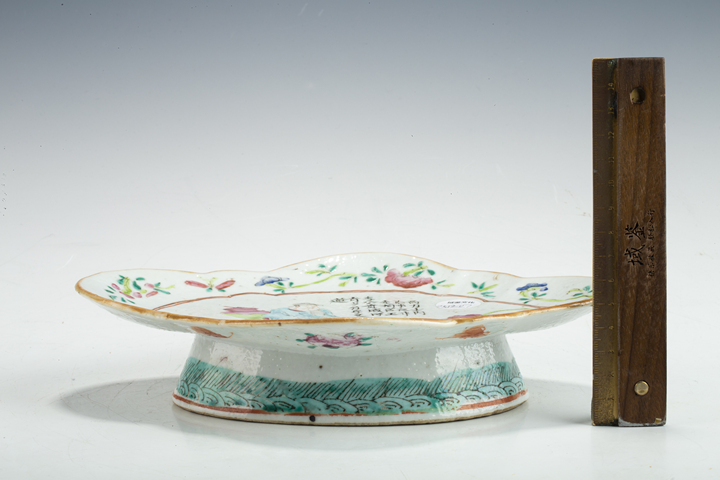 古玩陶瓷清晚·粉彩無雙譜人物詩文供盤真品鑒賞圖