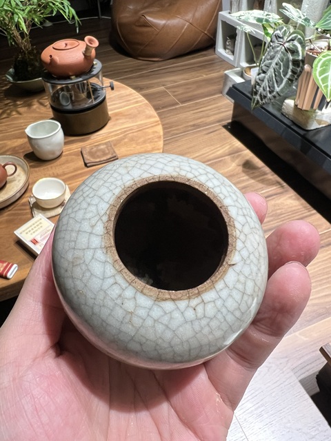 古玩陶瓷哥釉水盂真品鑒賞圖