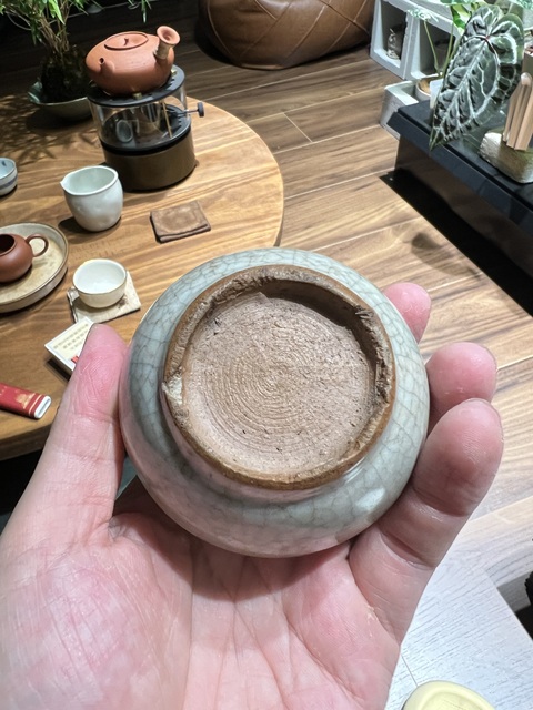 古玩陶瓷哥釉水盂真品鑒賞圖