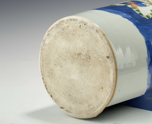 古玩陶瓷清晚期，青花五彩人物桶瓶真品鑒賞圖