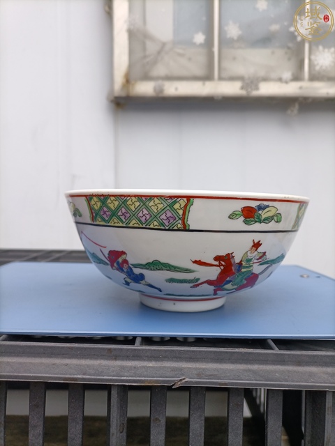 古玩陶瓷刀馬人五彩碗真品鑒賞圖