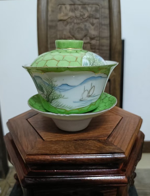 古玩陶瓷蘋果綠釉描金開光山水紋三才蓋杯真品鑒賞圖