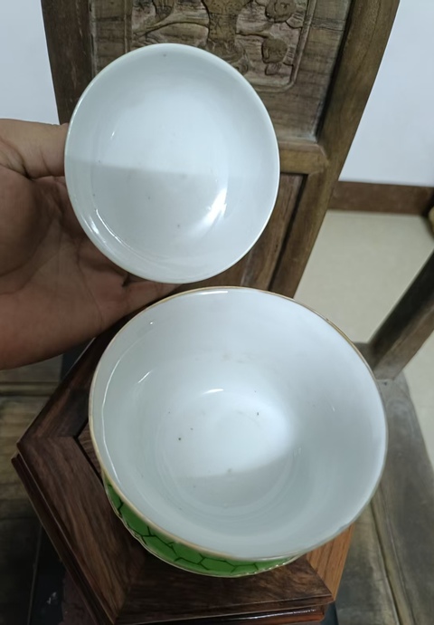 古玩陶瓷蘋果綠釉描金開光山水紋三才蓋杯真品鑒賞圖