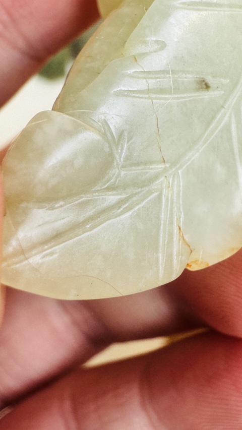 古玩玉器和田玉雕秋葉貓題材掛件真品鑒賞圖