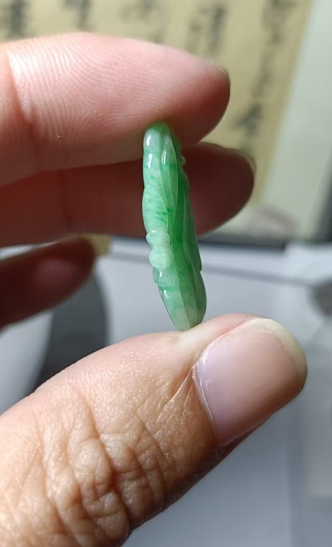 古玩玉器翡翠雕“瓜果墜”真品鑒賞圖