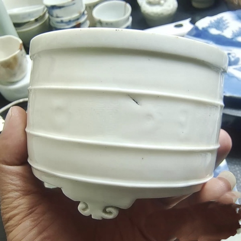 古玩陶瓷明代晚期德化窯白釉三足爐真品鑒賞圖