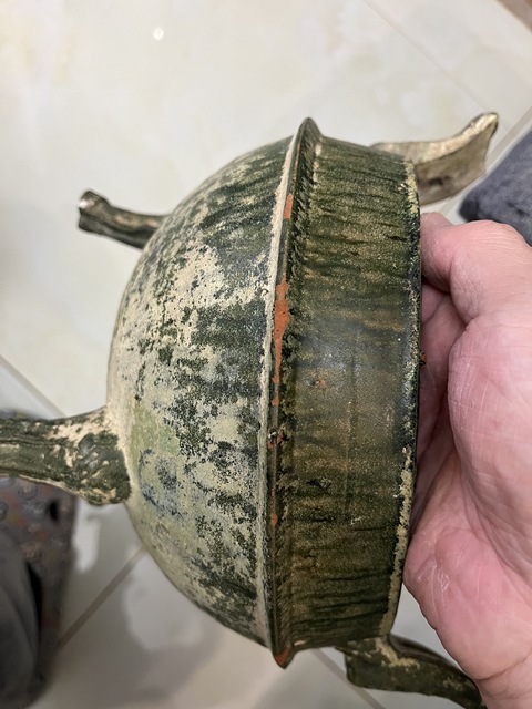 古玩陶瓷紅陶綠釉三足雙耳鼎真品鑒賞圖