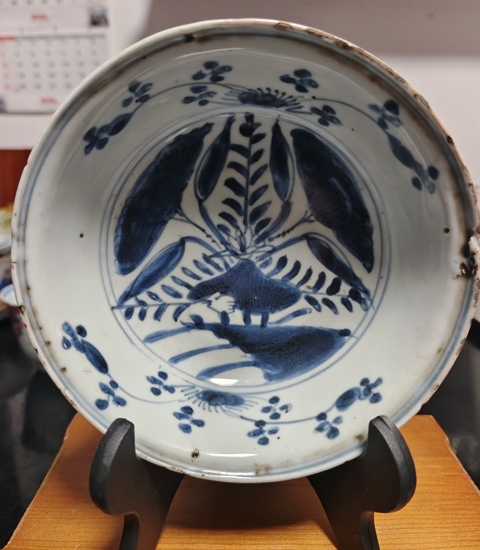 古玩陶瓷晚明青花盤真品鑒賞圖