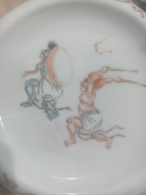 古玩陶瓷花口盤真品鑒賞圖